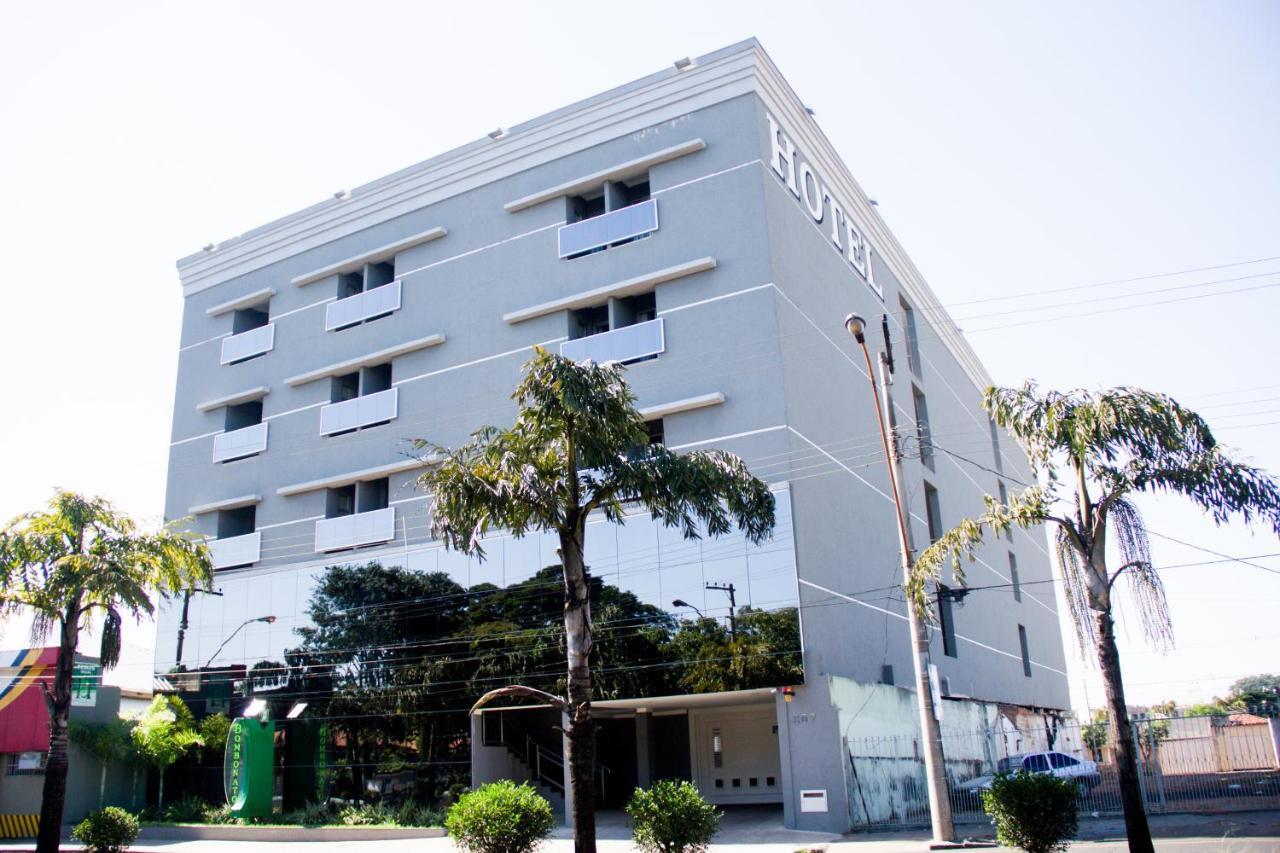 Bombonato Hotel - Facil Acesso Ao Aeroporto E Parque De Exposicoes Abcz Uberaba Ngoại thất bức ảnh