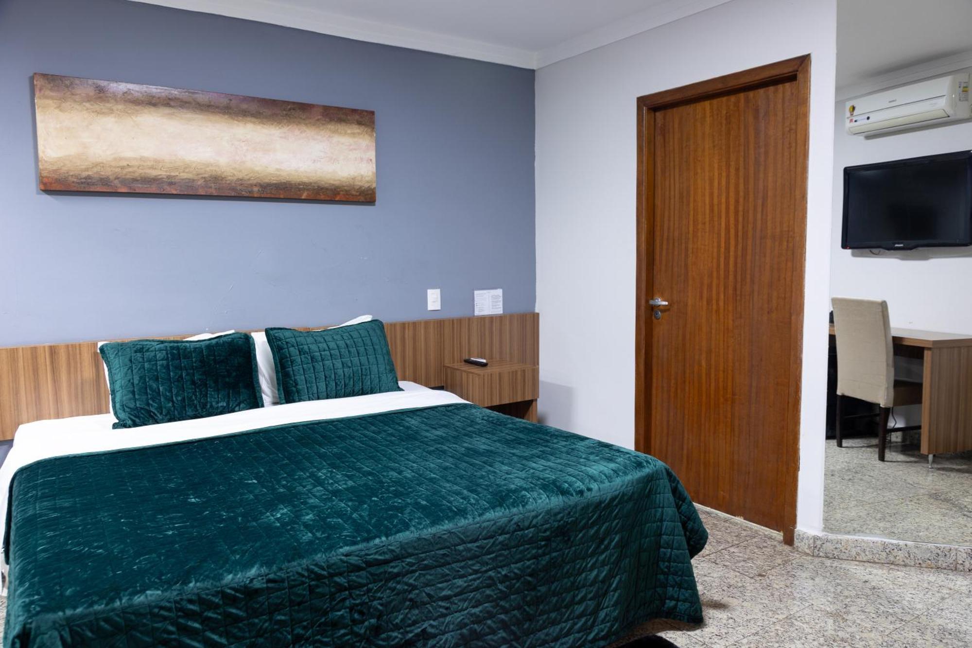 Bombonato Hotel - Facil Acesso Ao Aeroporto E Parque De Exposicoes Abcz Uberaba Ngoại thất bức ảnh