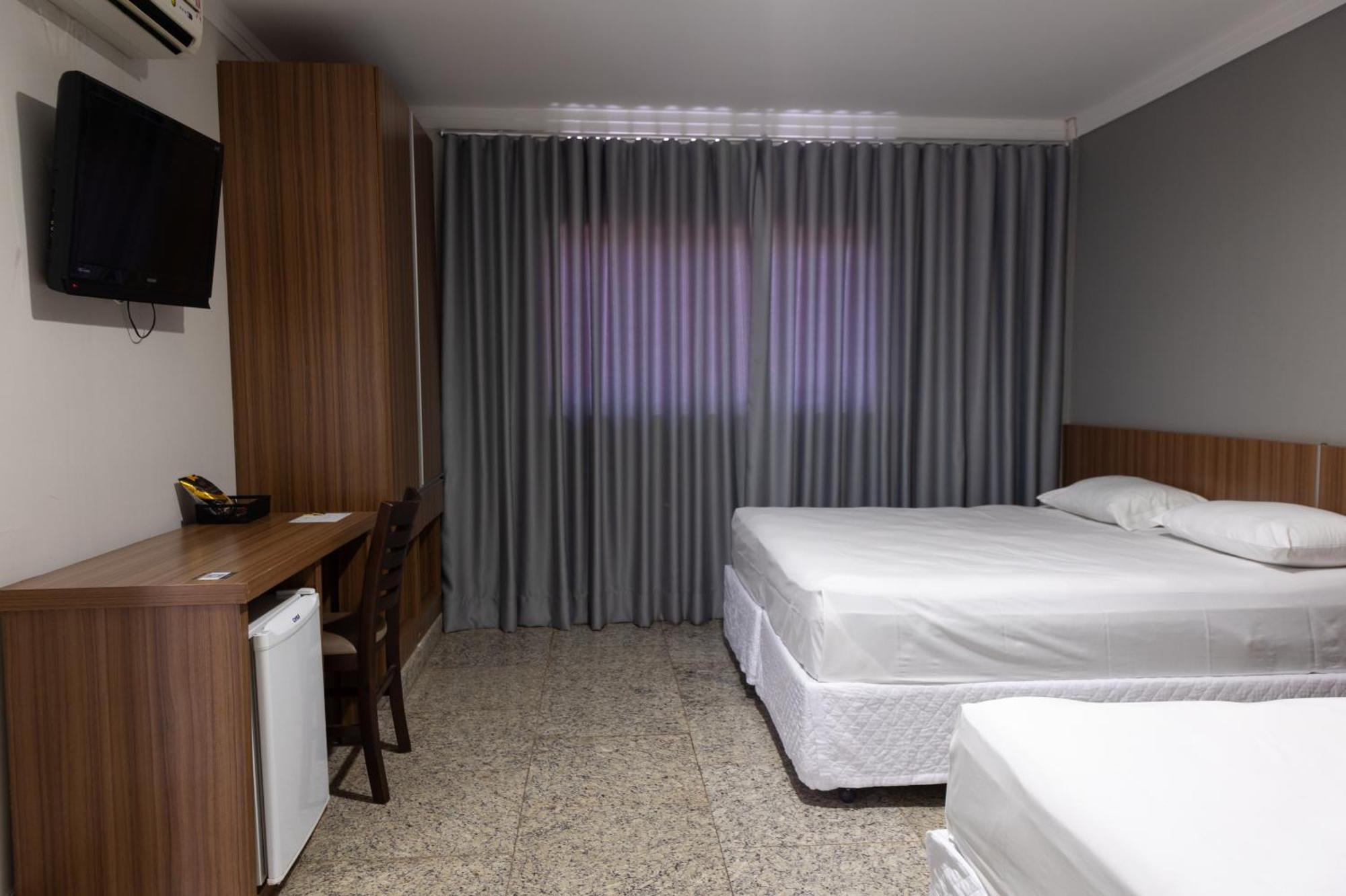 Bombonato Hotel - Facil Acesso Ao Aeroporto E Parque De Exposicoes Abcz Uberaba Ngoại thất bức ảnh