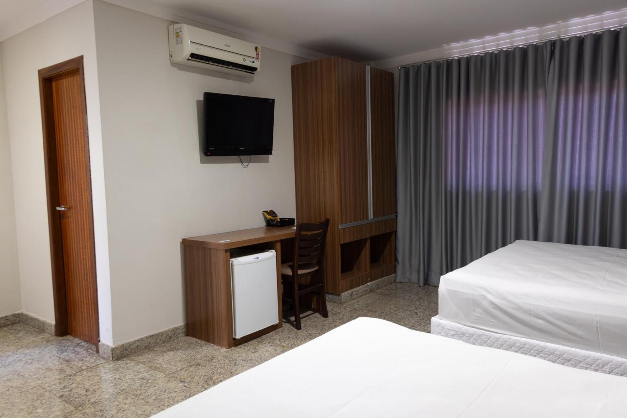 Bombonato Hotel - Facil Acesso Ao Aeroporto E Parque De Exposicoes Abcz Uberaba Ngoại thất bức ảnh